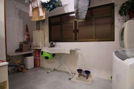 Apartamento à venda com 3 quartos, 129m² em Vila Santo Estefano, São Paulo