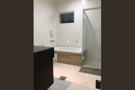 Casa para alugar com 4 quartos, 226m² em Jardim Ipaussurama, Campinas