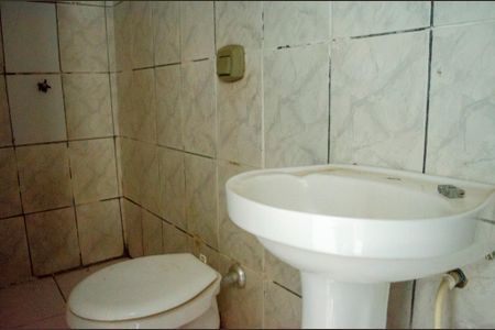 Banheiro de apartamento para alugar com 1 quarto, 45m² em Vila Redenção, Goiânia