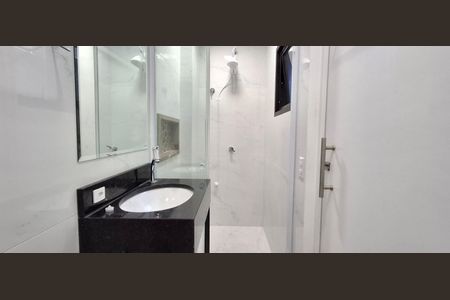 Banheiro de apartamento para alugar com 1 quarto, 30m² em Centro, Florianópolis