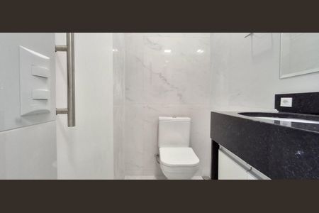 Banheiro de apartamento para alugar com 1 quarto, 30m² em Centro, Florianópolis