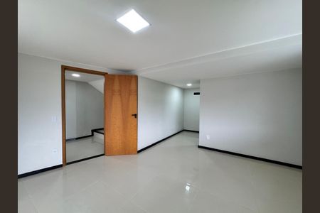 Sala de casa para alugar com 5 quartos, 292m² em Santo Antônio, Niterói
