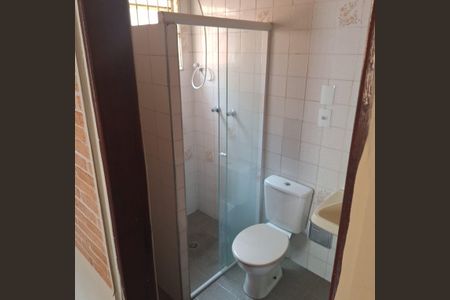 Banheiro de casa à venda com 3 quartos, 100m² em Jardim Cotinha, São Paulo