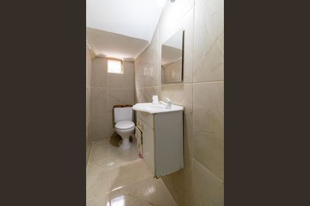 Lavabo de casa para alugar com 2 quartos, 100m² em Vila Carmosina, São Paulo