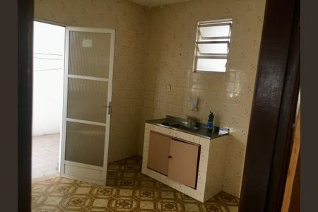 Cozinha de casa para alugar com 2 quartos, 75m² em Itapuã, Salvador