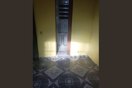 Quarto de casa para alugar com 1 quarto, 80m² em Anchieta, Nilópolis