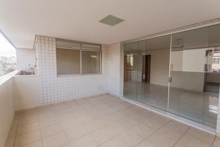 Varanda na Sala de apartamento à venda com 4 quartos, 175m² em Santa Tereza, Belo Horizonte