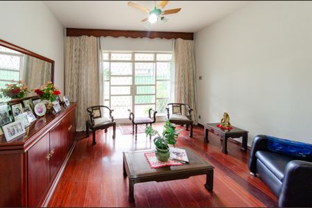 Sala de casa à venda com 3 quartos, 249m² em Calafate, Belo Horizonte