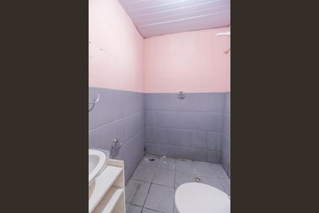 Banheiro Social de casa para alugar com 1 quarto, 55m² em Jardim Julio, Barueri