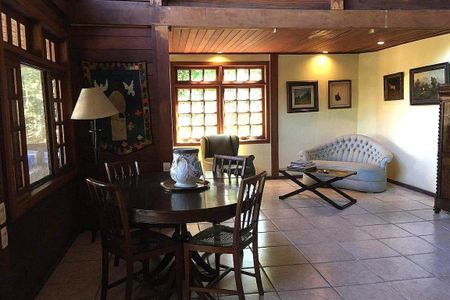 Casa à venda com 5 quartos, 490m² em Itanhangá, Rio de Janeiro