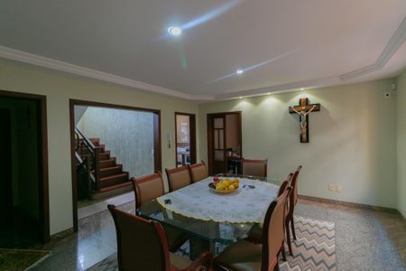 Casa à venda com 4 quartos, 470m² em Itapoã, Belo Horizonte