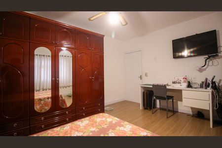 Casa à venda com 3 quartos, 165m² em Vila Paulo Silas, São Paulo