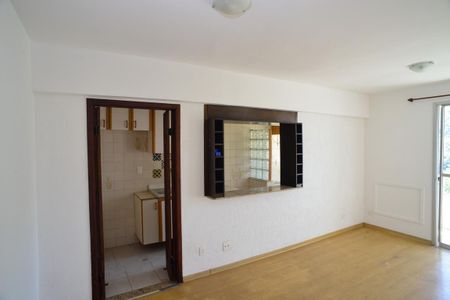 Sala de apartamento à venda com 2 quartos, 55m² em Itanhangá, Rio de Janeiro