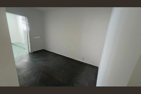 Casa à venda com 4 quartos, 270m² em Vila Roque, São Paulo