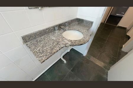 Casa à venda com 4 quartos, 270m² em Vila Roque, São Paulo