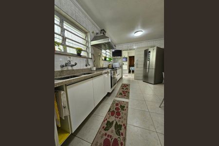 Casa à venda com 4 quartos, 240m² em Jardim Guanca, São Paulo