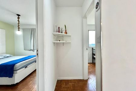Corredor de apartamento para alugar com 2 quartos, 68m² em Vila Alexandria, São Paulo