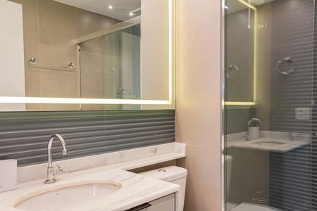 Banheiro Social de kitnet/studio para alugar com 1 quarto, 26m² em Pompeia, São Paulo