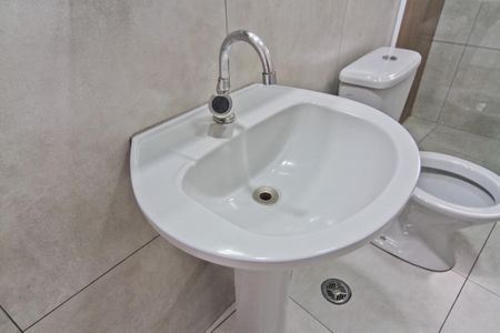 Banheiro Social de casa para alugar com 1 quarto, 56m² em Jardim Felicidade (zona Oeste), São Paulo