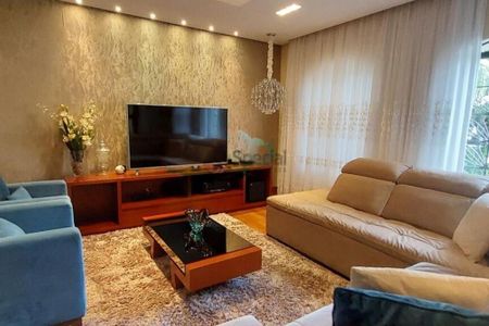 Casa à venda com 3 quartos, 369m² em Vila Santo Estevão, São Paulo