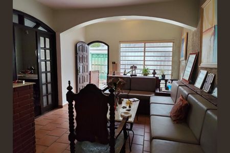 Casa à venda com 5 quartos, 230m² em Jardim Jucara, São Paulo