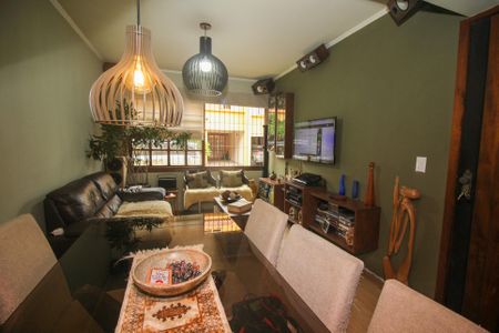 Sala de casa de condomínio à venda com 3 quartos, 117m² em Medianeira, Porto Alegre