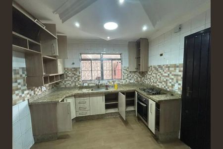 Casa à venda com 3 quartos, 137m² em Jardim Caner, São Paulo