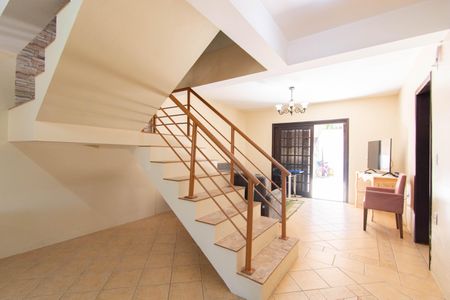 Casa para alugar com 7 quartos, 483m² em Fátima, Canoas