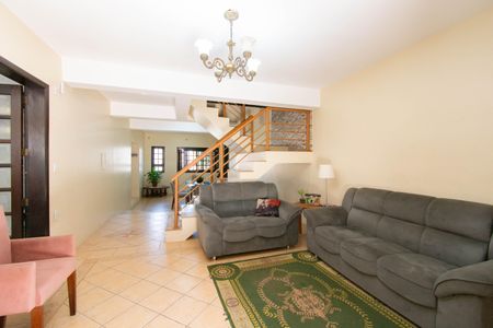 Casa para alugar com 7 quartos, 483m² em Fátima, Canoas