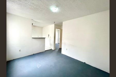 Sala de apartamento para alugar com 2 quartos, 42m² em Água Chata, Guarulhos