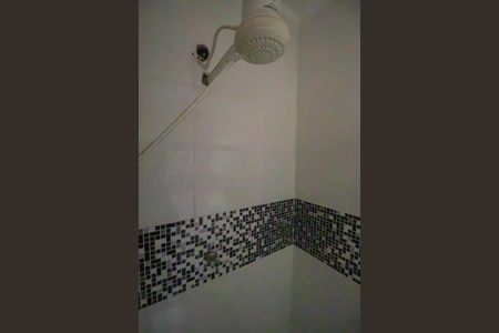 Banheiro de casa para alugar com 1 quarto, 40m² em Sete Pontes, São Gonçalo