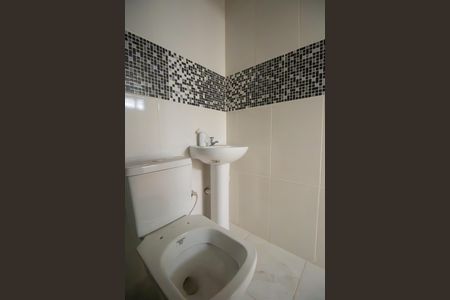 Banheiro de casa para alugar com 1 quarto, 40m² em Sete Pontes, São Gonçalo