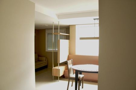 Sala de apartamento para alugar com 1 quarto, 56m² em São Geraldo, Porto Alegre