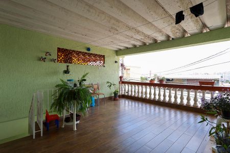 Varanda de casa à venda com 3 quartos, 125m² em Vila Roque, São Paulo
