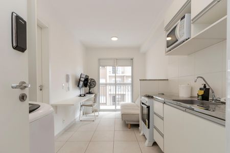 Sala/ Cozinha de apartamento à venda com 1 quarto, 27m² em Jardim Caravelas, São Paulo