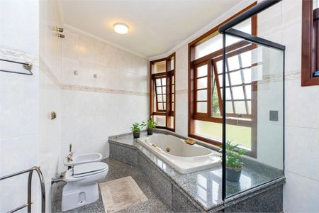 Casa à venda com 5 quartos, 425m² em Super Quadra Morumbi, São Paulo