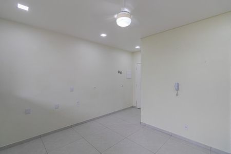 Sala de apartamento para alugar com 2 quartos, 73m² em Vila Nova Savoia, São Paulo