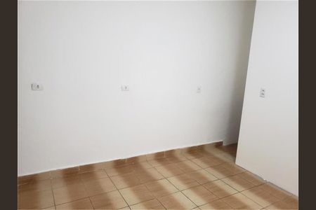 Casa à venda com 3 quartos, 205m² em Vila Santo Estefano, São Paulo