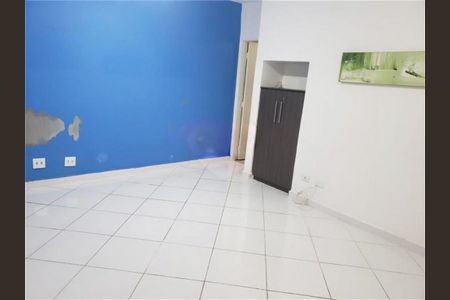 Casa à venda com 3 quartos, 205m² em Vila Santo Estefano, São Paulo