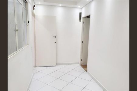 Casa à venda com 3 quartos, 205m² em Vila Santo Estefano, São Paulo