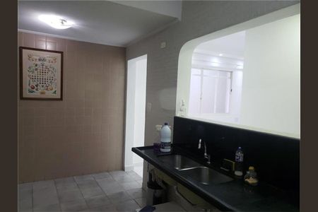 Casa à venda com 3 quartos, 205m² em Vila Santo Estefano, São Paulo