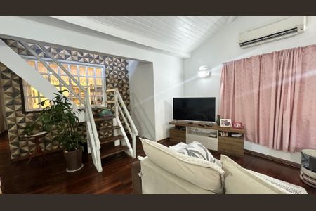 Sala de casa para alugar com 2 quartos, 400m² em Vargem Pequena, Rio de Janeiro