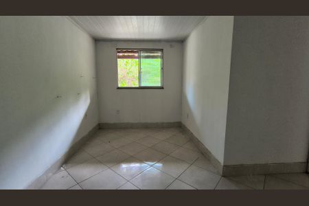Quarto de casa para alugar com 1 quarto, 48m² em Vargem Pequena, Rio de Janeiro