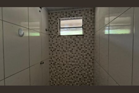 Banheiro de casa para alugar com 1 quarto, 48m² em Vargem Pequena, Rio de Janeiro