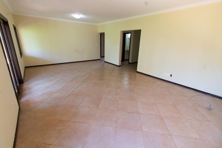 Sala de casa de condomínio à venda com 4 quartos, 230m² em Conjunto Habitacional Vila Santana (Sousas), Campinas