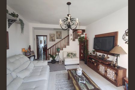 Sala de TV de casa de condomínio à venda com 4 quartos, 345m² em Tanque, Rio de Janeiro