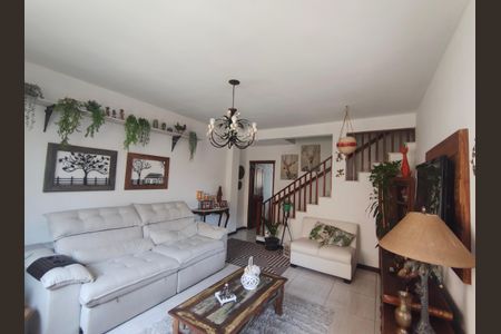 Sala de TV de casa de condomínio à venda com 4 quartos, 345m² em Tanque, Rio de Janeiro