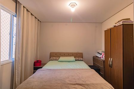 Apartamento à venda com 2 quartos, 32m² em Jardim Itacolomi, São Paulo