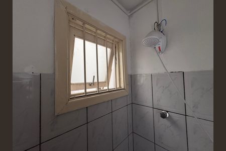 Banheiro de kitnet/studio para alugar com 1 quarto, 28m² em Centro, São Leopoldo