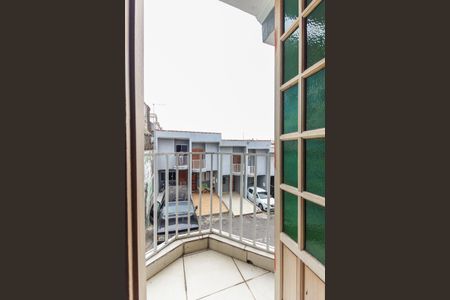 Varanda do Quarto 1 de casa de condomínio para alugar com 2 quartos, 71m² em Vila Carmosina, São Paulo